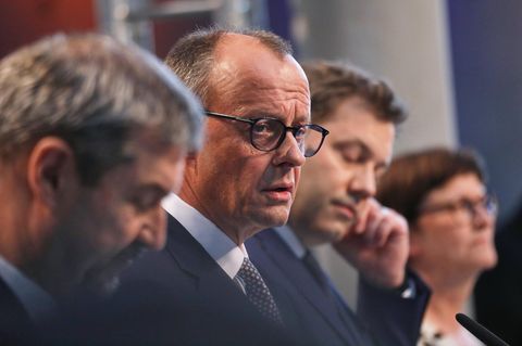 Markus Söder, Friedrich Merz, Lars Klingbeil und Saskia Esken stellen den Koalitionsvertrag vor