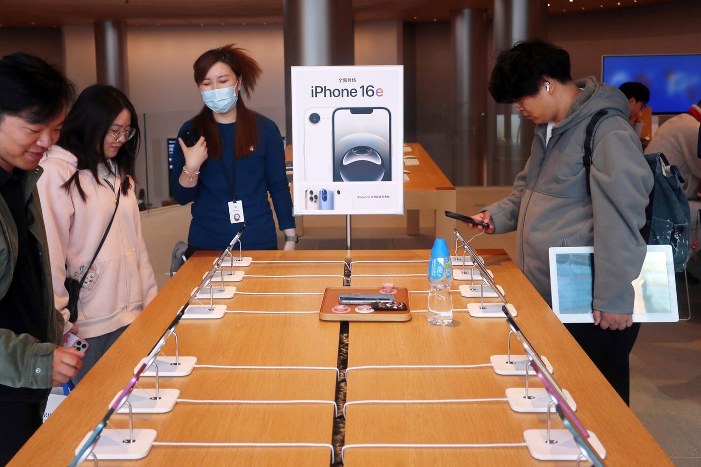 Apple produziert fast 90 Prozent seiner iPhones in China – und während entsprechend hart von den Zollplänen Trumps betroffen.