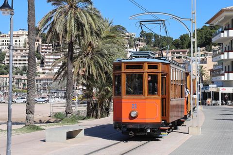 Urlaubsorte wie Port de Soller auf Mallorca gehören weiter zu den beliebtesten Reisezielen der Deutschen