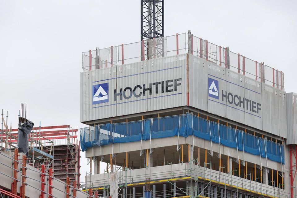 Bau eines Büro- und Geschäftshauses durch das Unternehmen HOCHTIEF