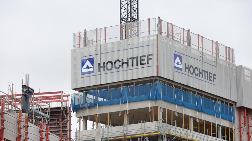 Bau eines Büro- und Geschäftshauses durch das Unternehmen HOCHTIEF