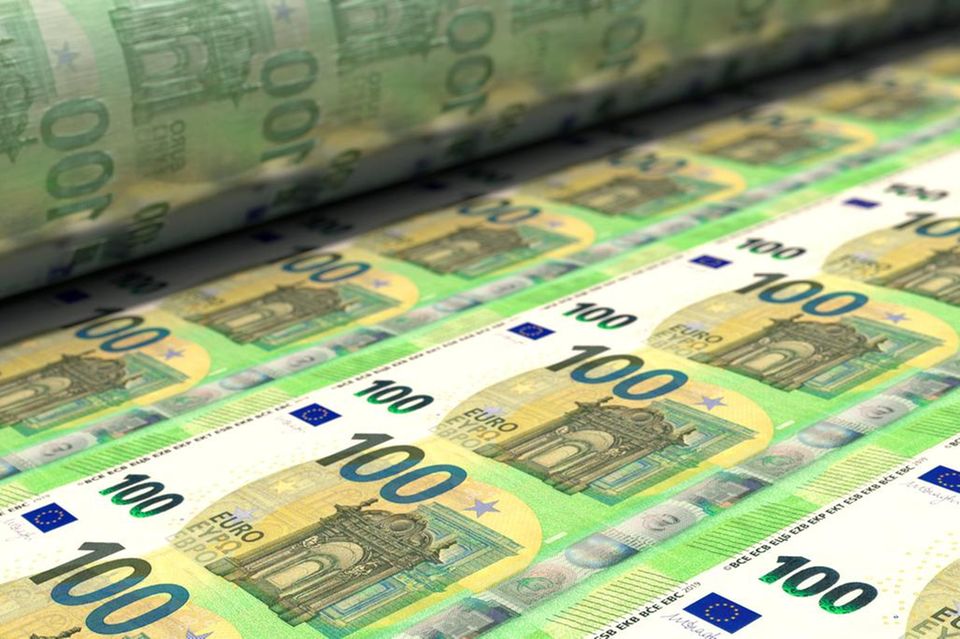 Even at 50 years old you can still make more money from 100,000 euros