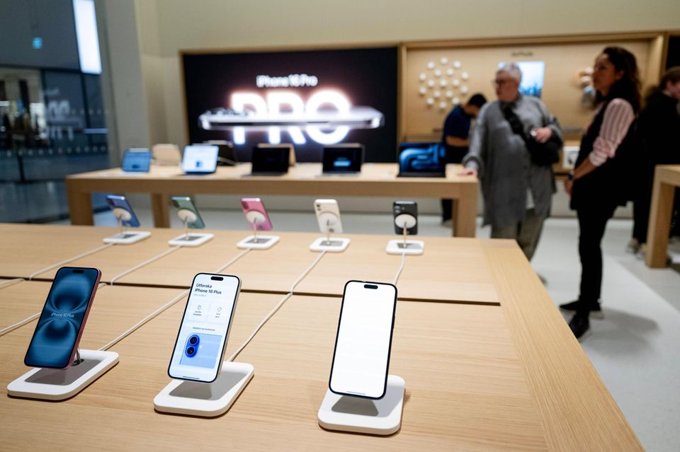 Apple Store mit Smartphones