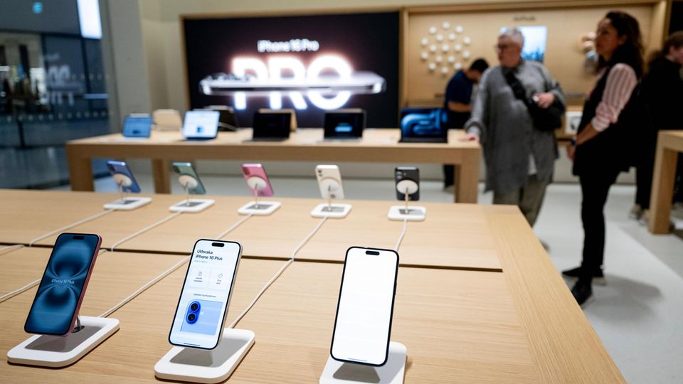 Apple Store mit Smartphones