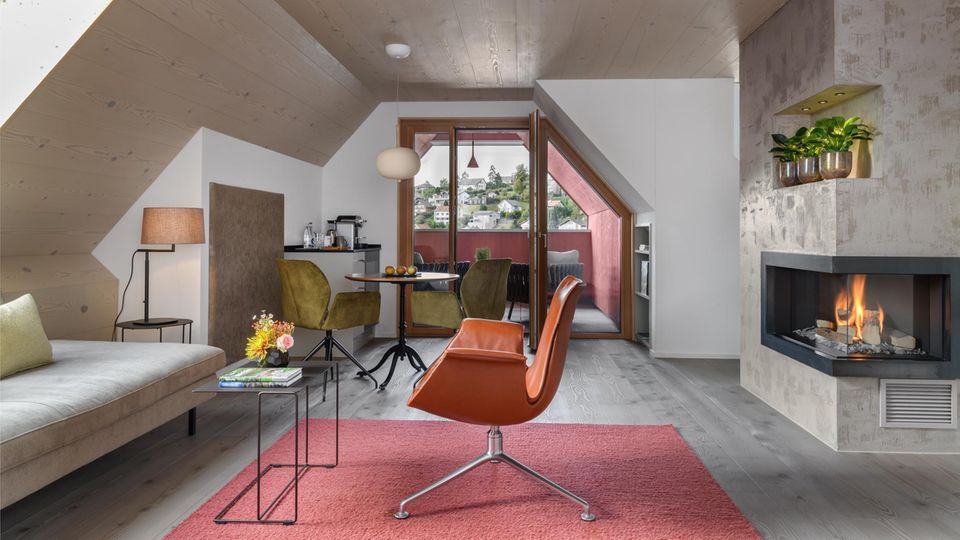 Eine von vier Suiten im Dorfhus Gupf, deren Design wohltuend modern und elegant ausgefallen ist