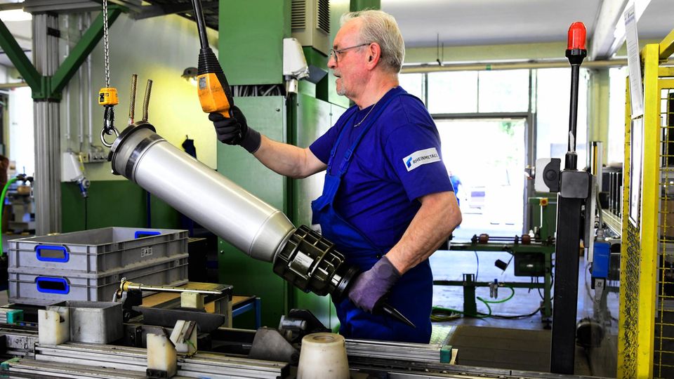 Herstellung von 120-mm-Munition Herstellung von 120-mm-Munition