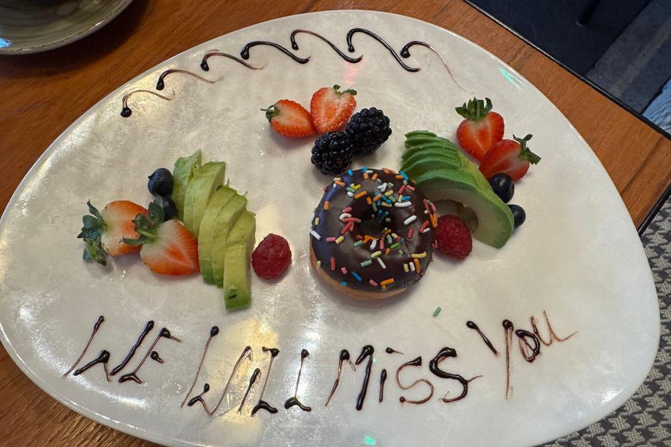 Touching farewell words in chocolate sauce – small gestures that will be remembered forever