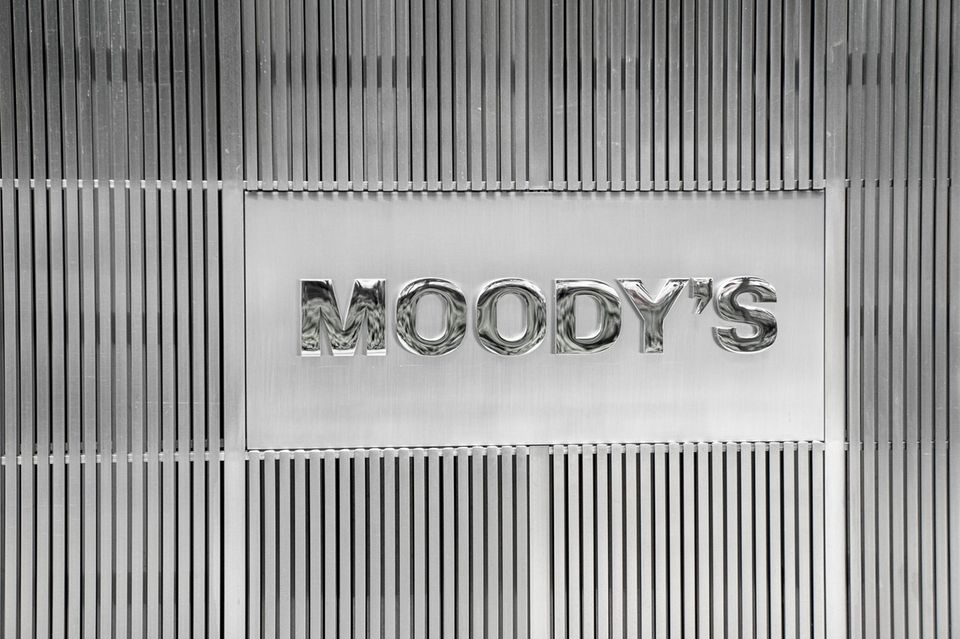 Schild am Gebäude von Moody's, 7 World Trade Center, New York City