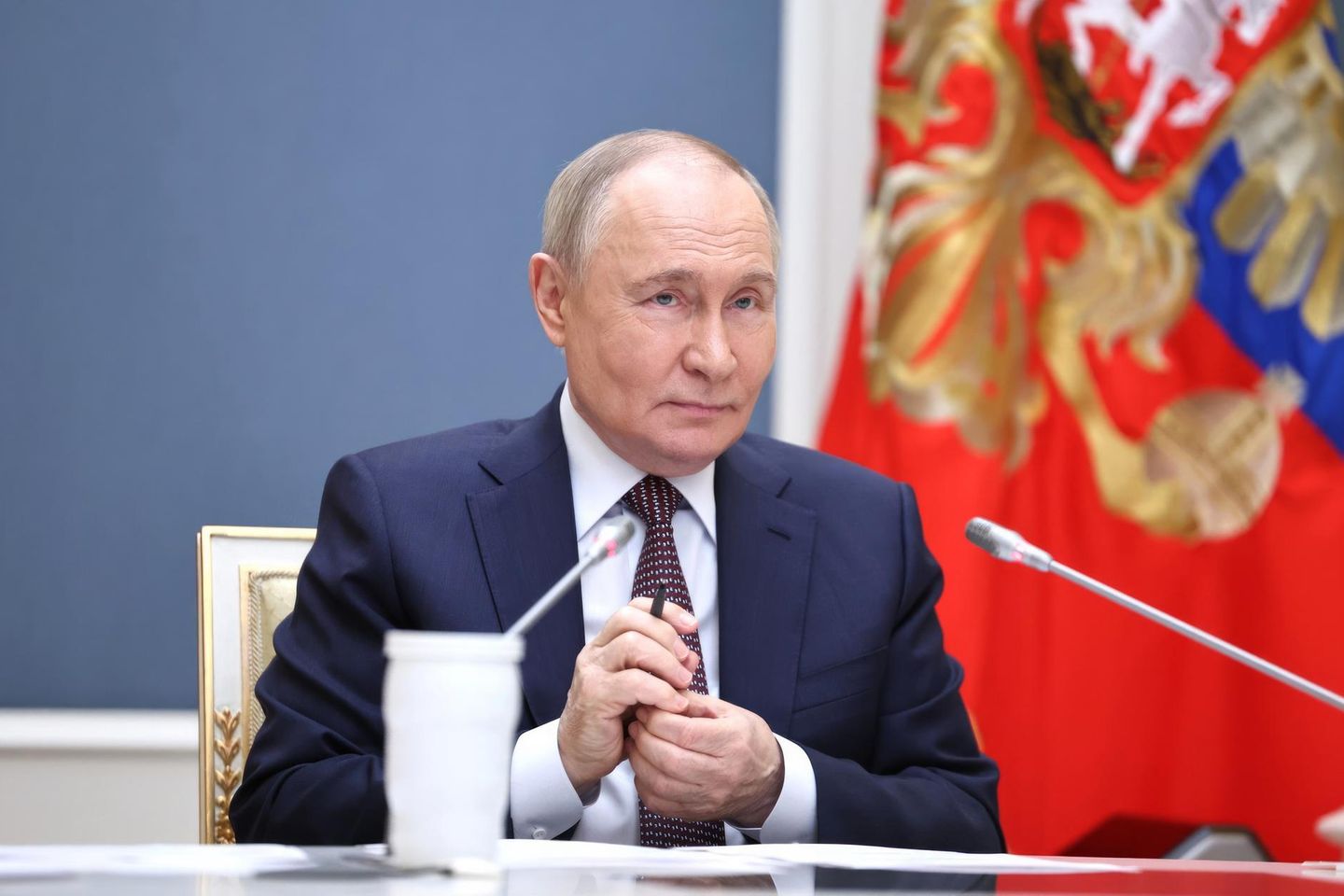 Wladimir Putin beim Treffen mit Vertretern der russischen Privatwirtschaft im Kreml. Das Land wird international mit Sanktionen belegt.