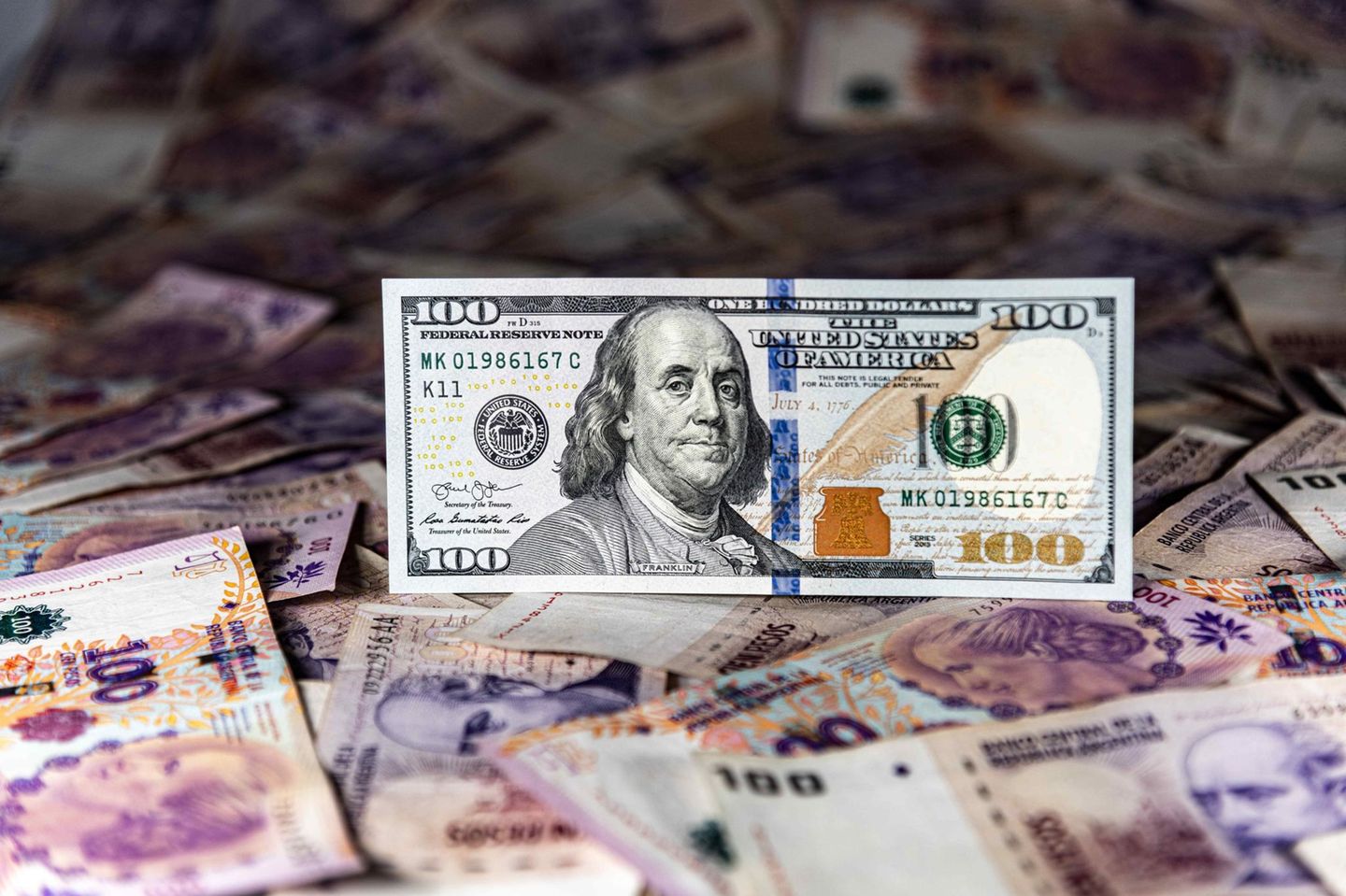 Auf dem Schwarzmarkt in Argentinien gab es einen Dollar zwischenzeitlich für 196 Pesos