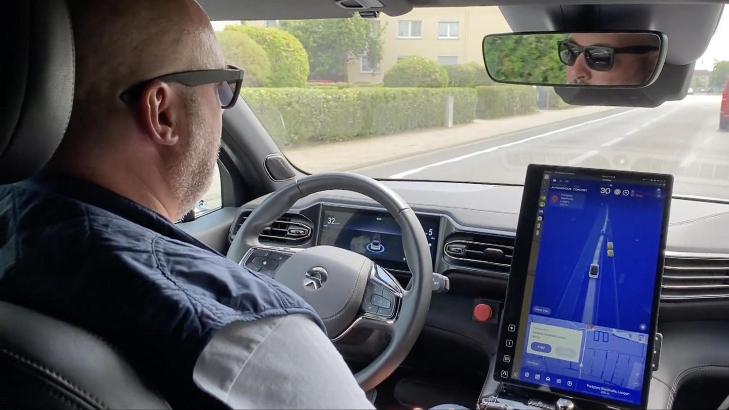 Autonomes-Fahren-Autonomes-Taxi-startet-in-Deutschland-durch