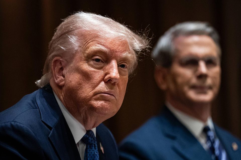 US-Präsident Donald Trump und sein Finanzminister Scott Bessent haben für ein Vertrauensproblem der USA an den Finanzmärkten gesorgt.
