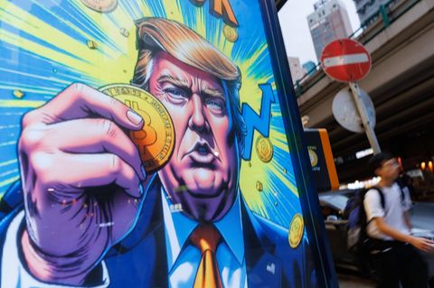 Donald Trump bezeichnet sich selbst als Kryptopräsidenten. Jetzt könnte die Trump-Familie einen eigenen Bitcoin-ETF auf den Markt bringen