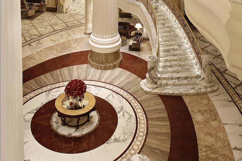 La arquitectura del “Al Habtoor Palace” está inspirada en los grandes hoteles de Europa.