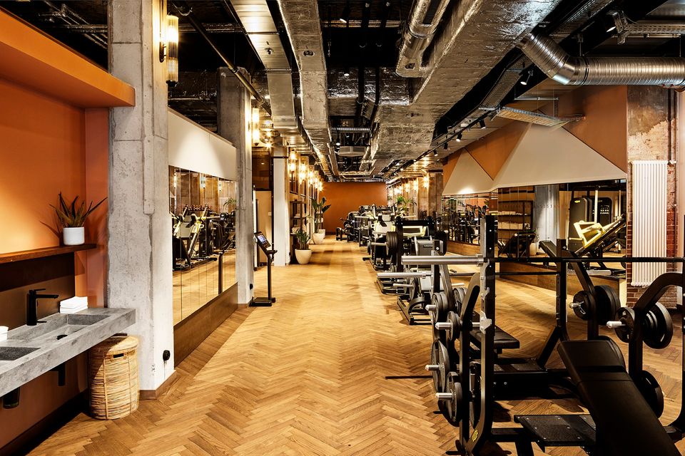 La salle de sport de l'hôtel, dirigée par l'ancien olympien Kofi Amoah Prah, est l'une des plus grandes d'Europe.