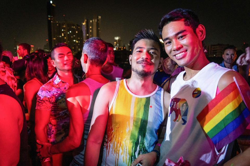 Mit der Verabschiedung der gleichgeschlechtlichen Ehe hat sich Thailand als Vorreiter in Südostasien und LGBTQ-Urlaubsziel positioniert