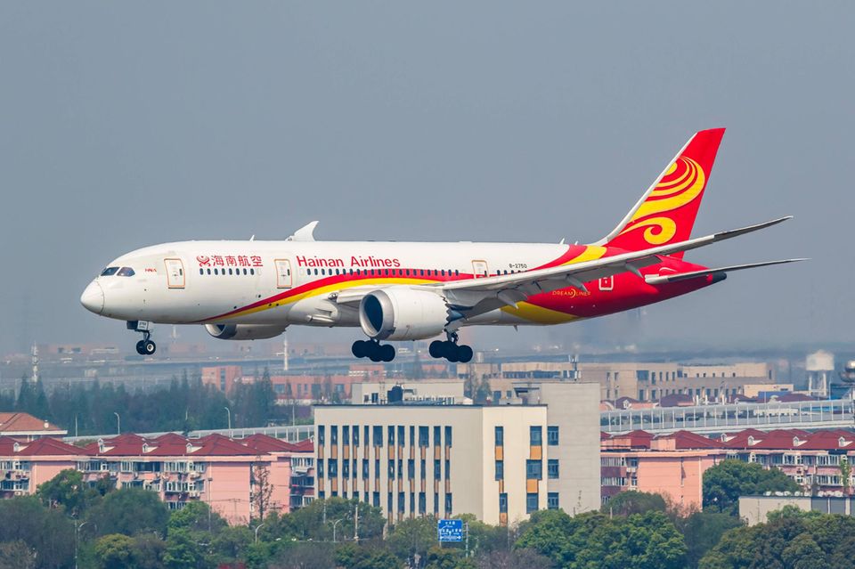 Hainan Airlines Boeing 787-8 in Shanghai, China
