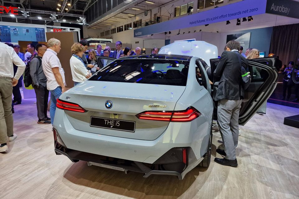 Fahrzeugausstellung BMW i5
