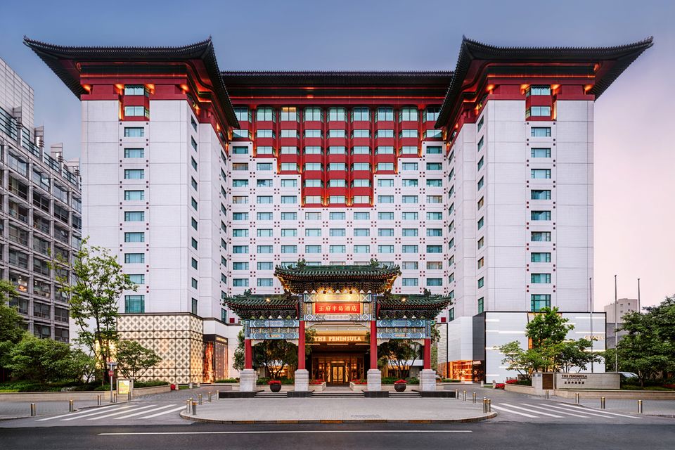 Históricamente, el mejor hotel de la ciudad, ya que “The Peninsula Beijing” fue el primer hotel de lujo de la ciudad.