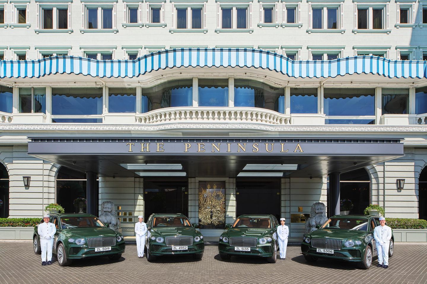 Neben einer Rolls-Royce-Flotte verfügt das „The Peninsula Hong Kong“ auch über Sondermodelle des Bentley Bentayga EWB Azure