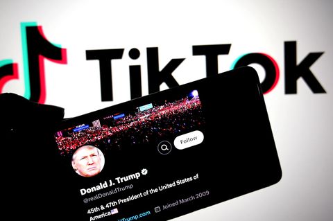 Trumps Twitter-Profil vor einem Tiktok-Logo
