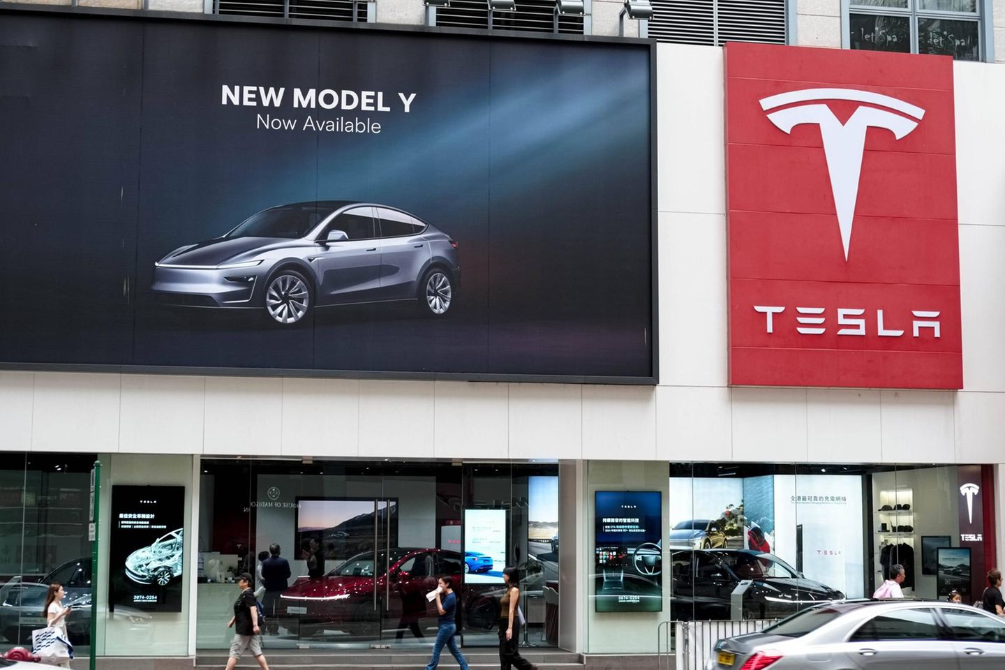 Werbung für das neue Model Y von Tesla in Hongkong