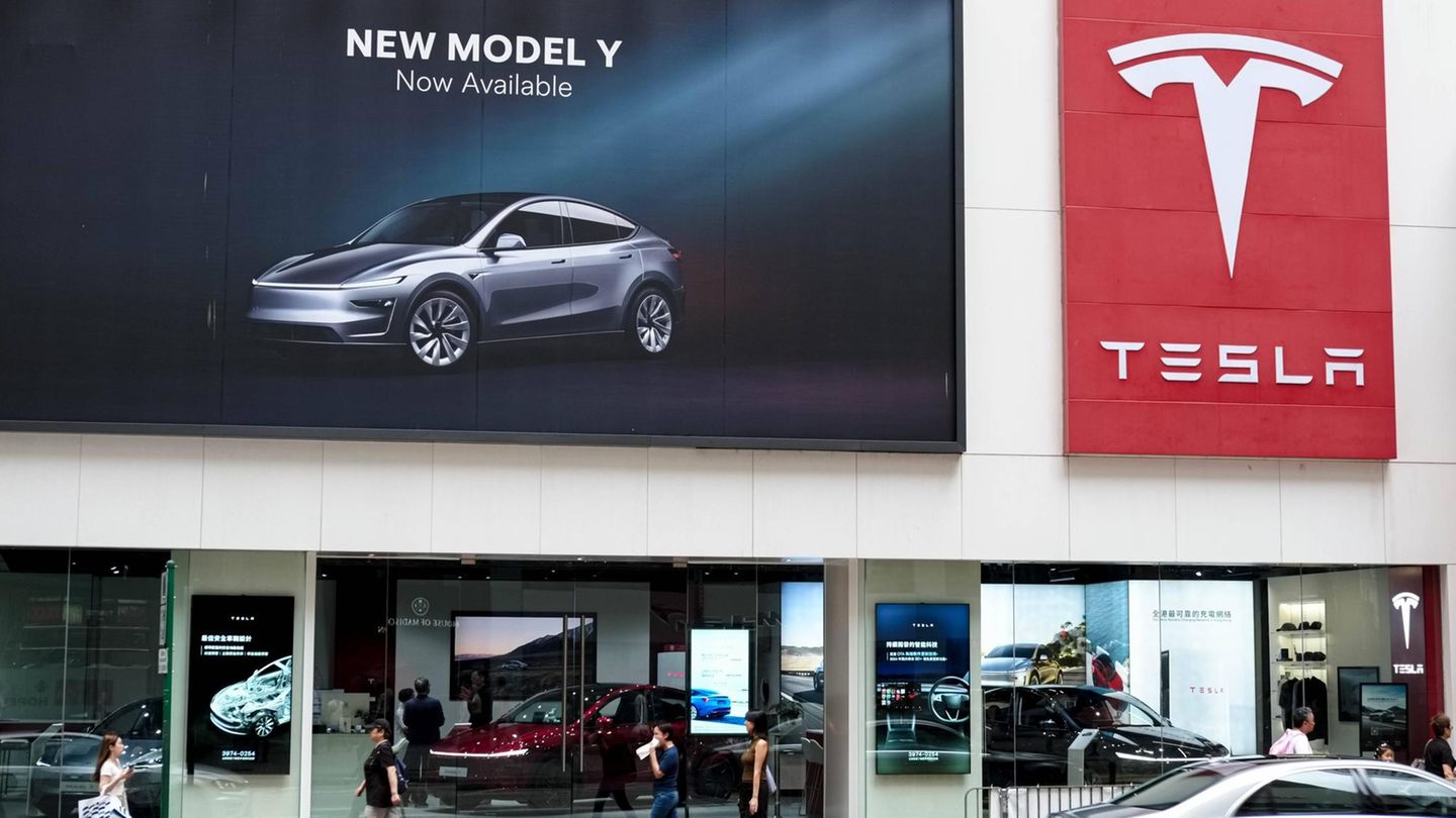 Autohersteller-F-hrt-Tesla-mit-dem-berarbeiteten-Model-Y-aus-der-Krise-