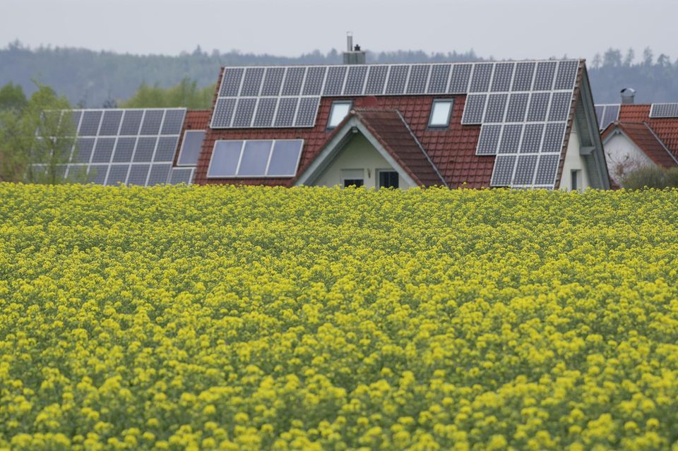 Fotovoltaica cerca de Bibersfeld en el Parque Natural del Bosque de Suabia-Franconia