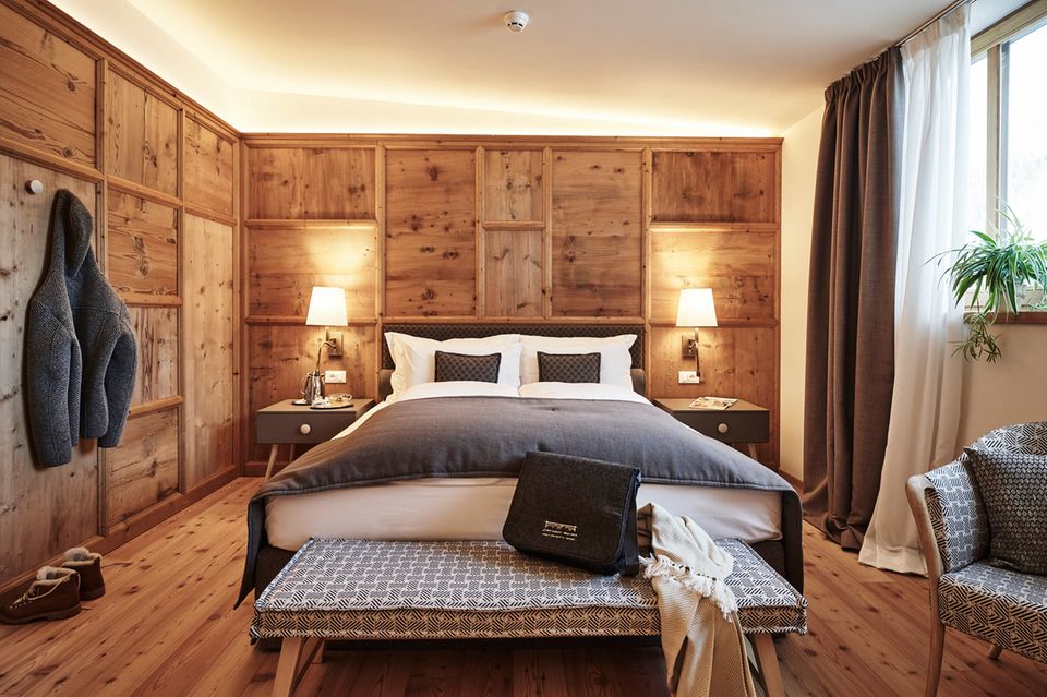 Die Zimmer im Hotel „Goldene Rose“ sind so schlicht wie geschmackvoll eingerichtet – mit Materialien, die größtenteils aus der Region stammen