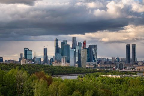 Blick auf die Hochhäuser des Geschäftsviertels in Moskau