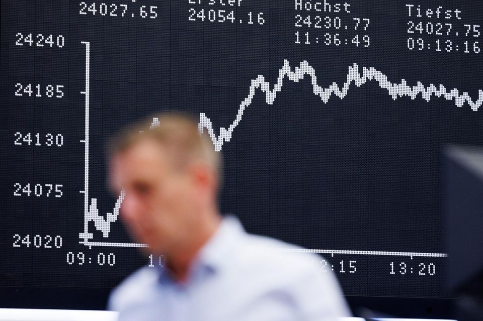 Partylaune in Frankfurt: Der Dax hat die 24.000-Punkte-Marke durchbrochen
