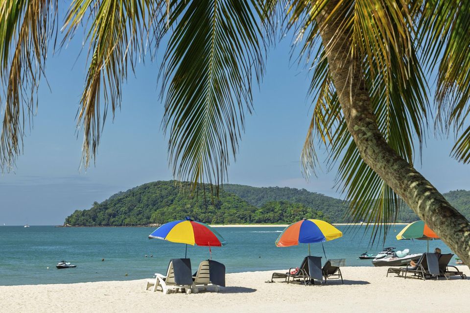 C'est ainsi, ou quelque chose de similaire, que de nombreux économes imaginent une retraite anticipée : sur la plage, avec un cocktail. Mais ce n'est pas si simple.