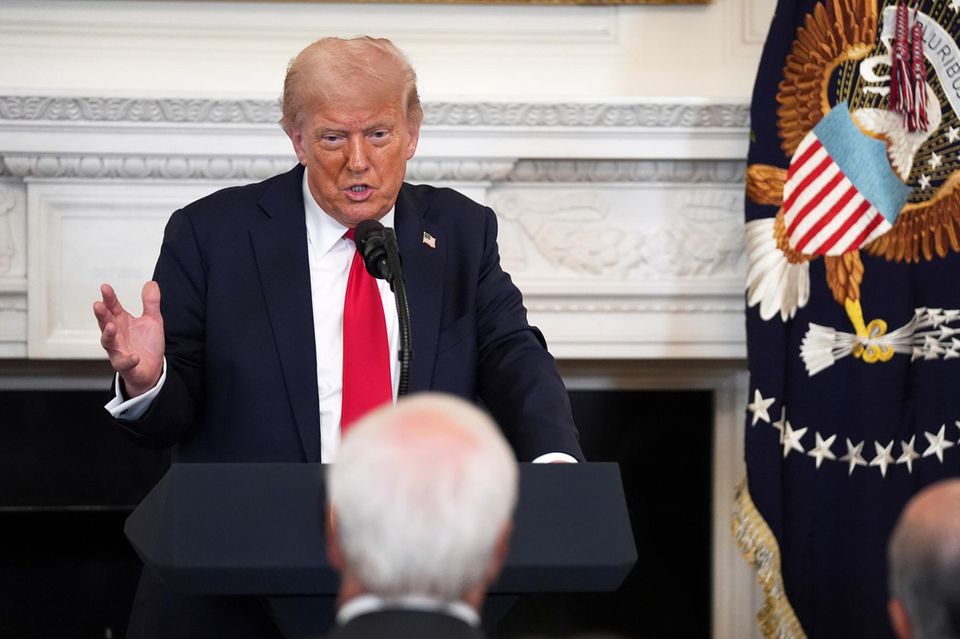 Дональд Трамп пригрозил президенту России карательными пошлинами
