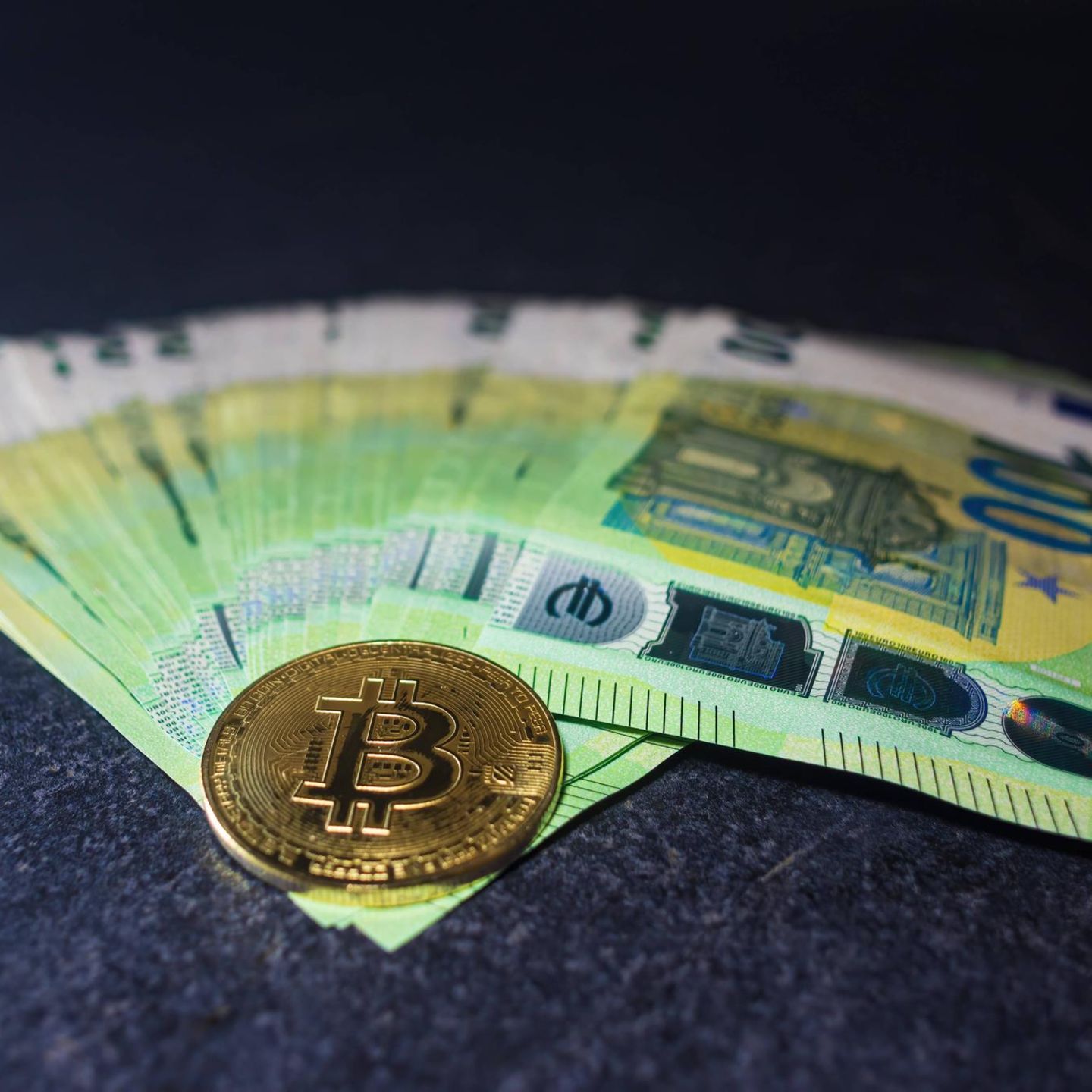 Bitcoin: So kann ich in die Kryptowährung investieren - Capital.de