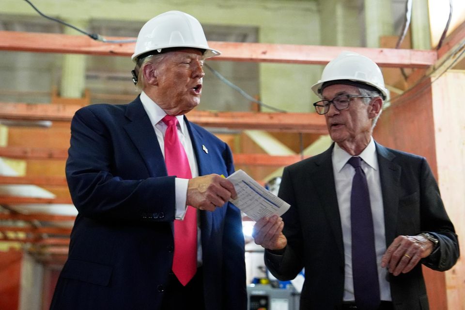 US-Präsident Donald Trump und Fed-Chef Jerome Powell auf der Fed-Baustelle