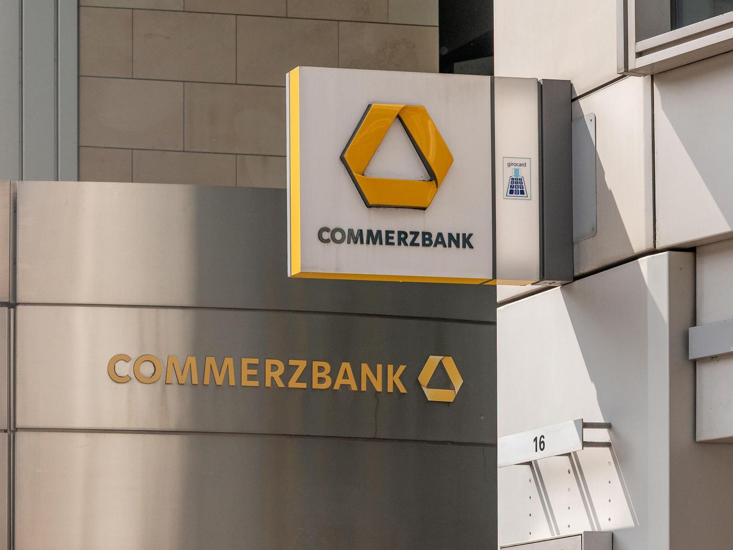 Commerzbank Aktie: Lohnt sich Kauf für Anleger nach Rekordzahlen noch? -  Capital.de