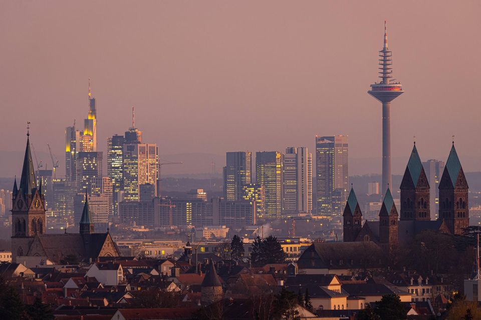 Frankfurt silüetinin görünümü