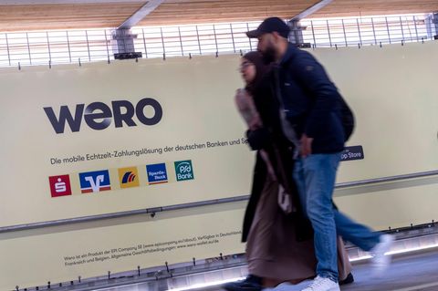 Werbebanner von Wero in Stuttgart
