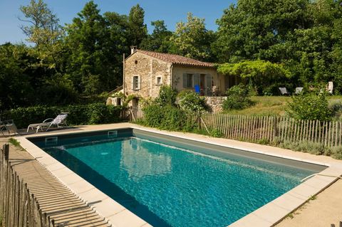 Altes gemauertes Ferienhaus mit Swimmingpool, Le Poët-Laval