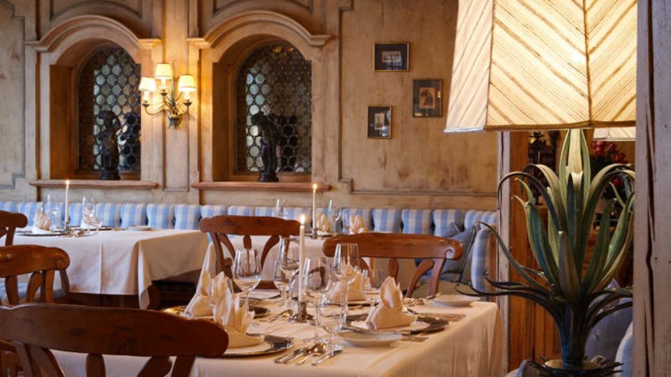 Im bodenständigen „Restaurant Engel“ kommen regionale Zutaten wie Schwarzwälder Reh und Forellen aus Obertal auf den Tisch