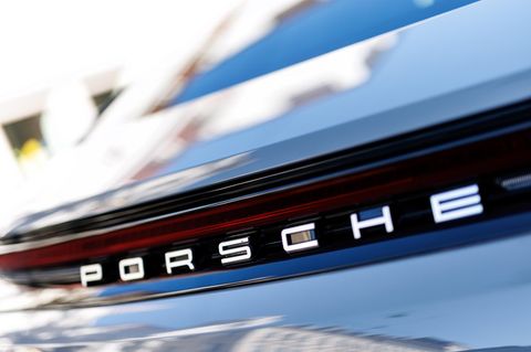 Der Luxus-Sportwagenbauer Porsche könnte aus dem Dax absteigen