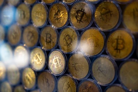 Der Bitcoin-Kurs hat erstmals die Marke von 124.000 Dollar übersprungen