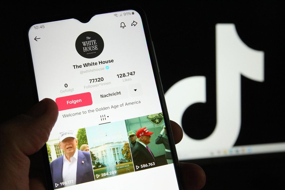 Smartphone TikTok: Account der Regierung der USA