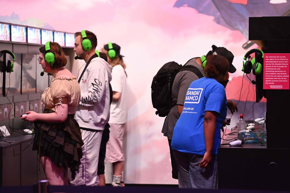 Gaming: Spieler an Konsolen