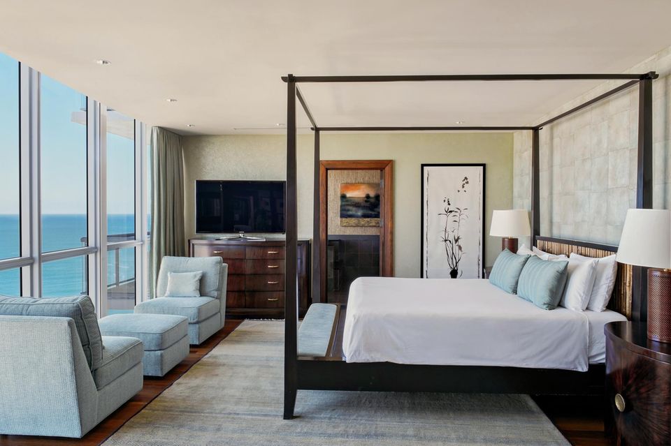 Die Zimmer und Suiten des „The Setai“ verbinden Elemente eines Strandhotels mit asiatisch angehauchtem Flair