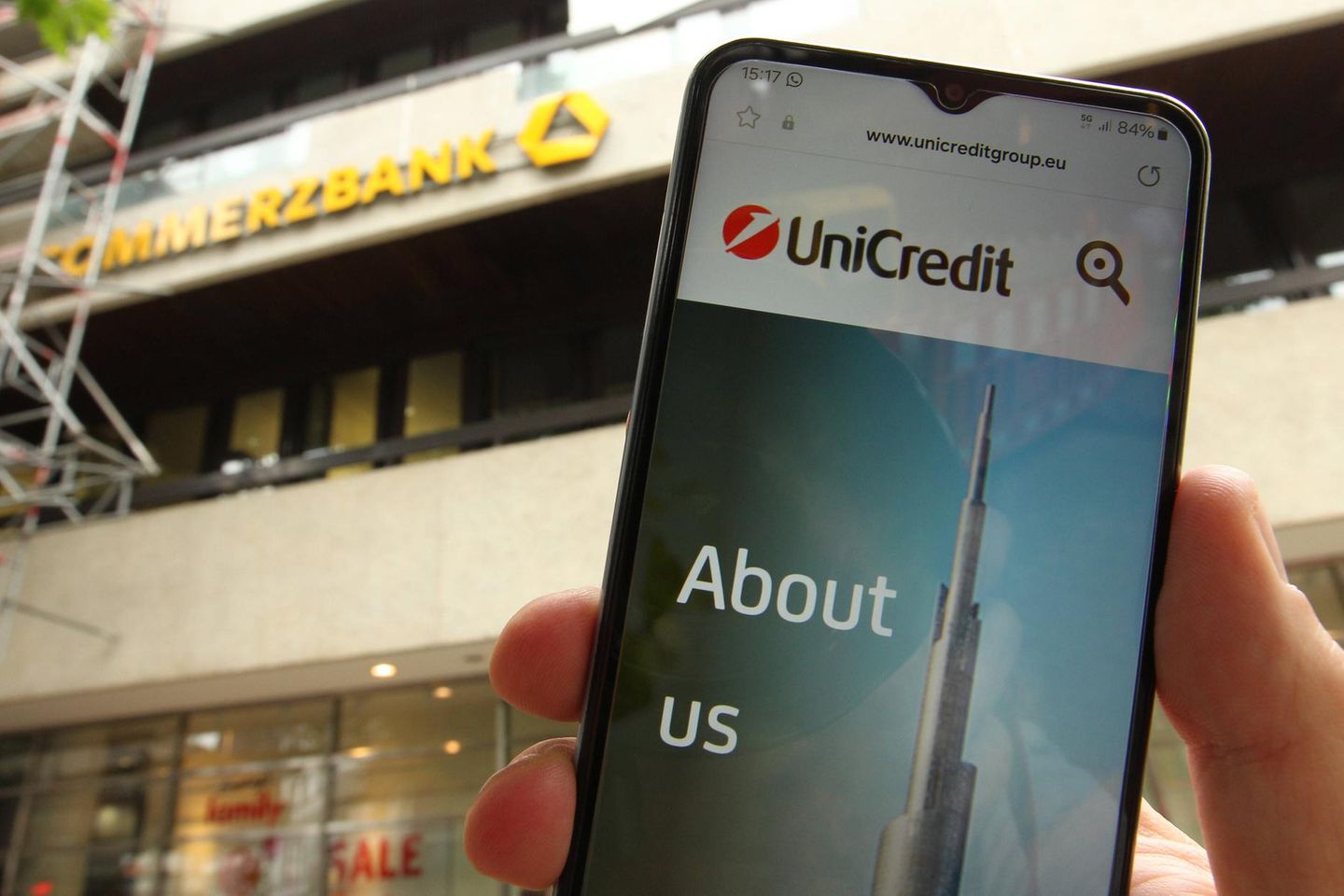 Die italienische Großbank Unicredit hat ein Auge auf die Commerzbank geworfen.