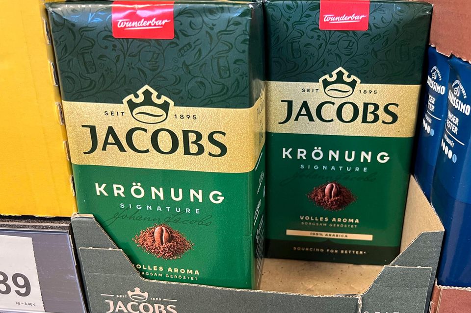 Zur JAB Holding der öffentlichkeitsscheuen Unternehmerfamilie Reimann gehörten bislang etwa Kaffeemarken wie Jacobs Krönung. Die darauf spezialisierte Tochter JDE Peet's soll nun veräußert werden