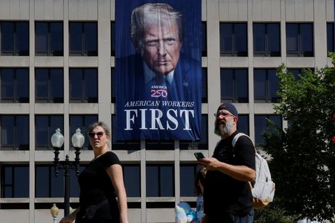 Donald Trump auf einem Plakat am Arbeitsministerium in Washington