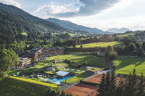 Aus der einstigen Weinschenke ist inzwischen ein Dorf im Dorf geworden, das sich auf zwölf Hektar erstreckt