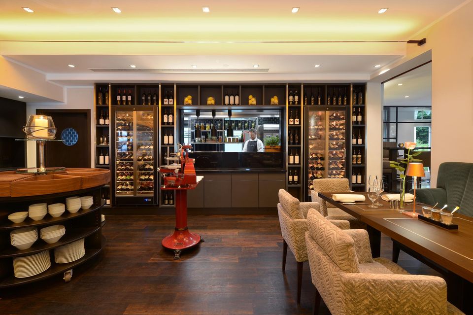 In der Brasserie „Toujours“ kommen Snacks, Burger, Steaks und vegetarische Alternativen auf den Teller